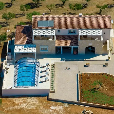 Beautiful Tesoro Villa *